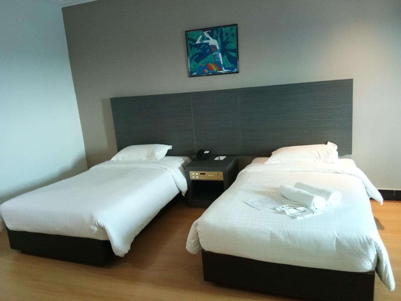 Purnama Hotel Limbang Exterior photo